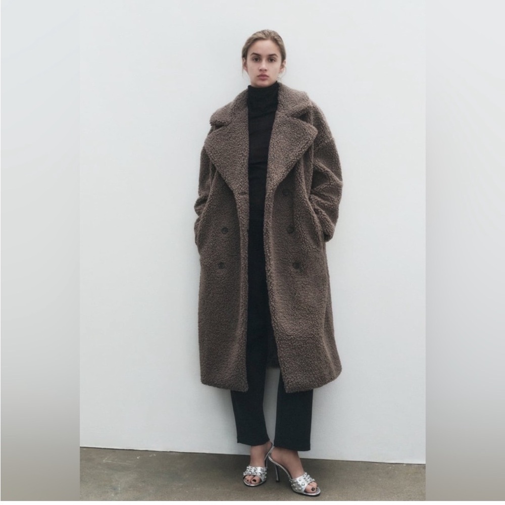 Cozy Gray Teddy Jacket with Wide Lapels and Oversized Fit